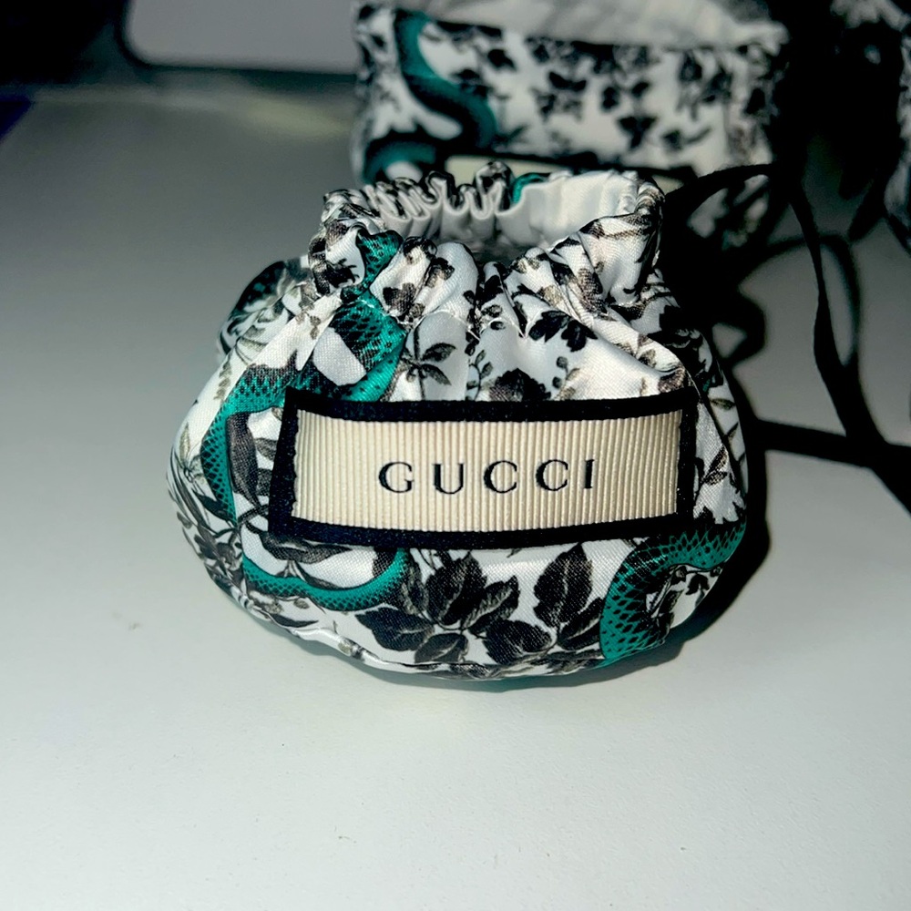 Collector’s Item Set New 6 orig. green sneak Gucci lined pouches /black ribbon .